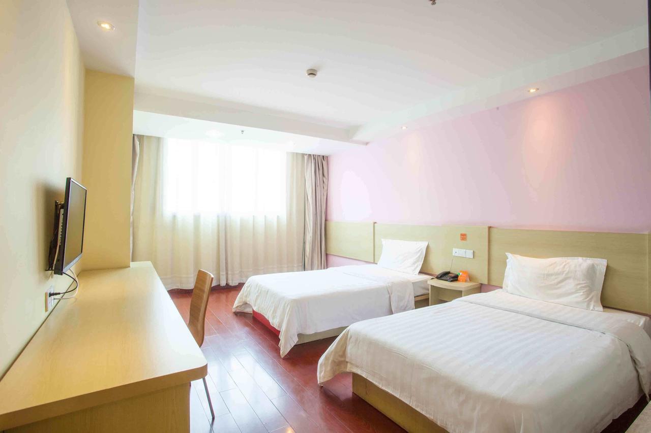 7Days Inn Xianning Hot Spring Pedestrian Street Shopping Park Екстер'єр фото